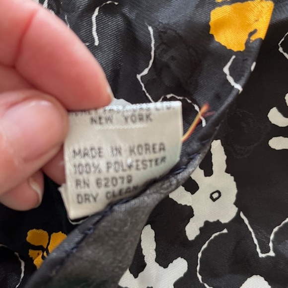 Disney’s Mickey & Co. Scarf - Picture 4 of 5